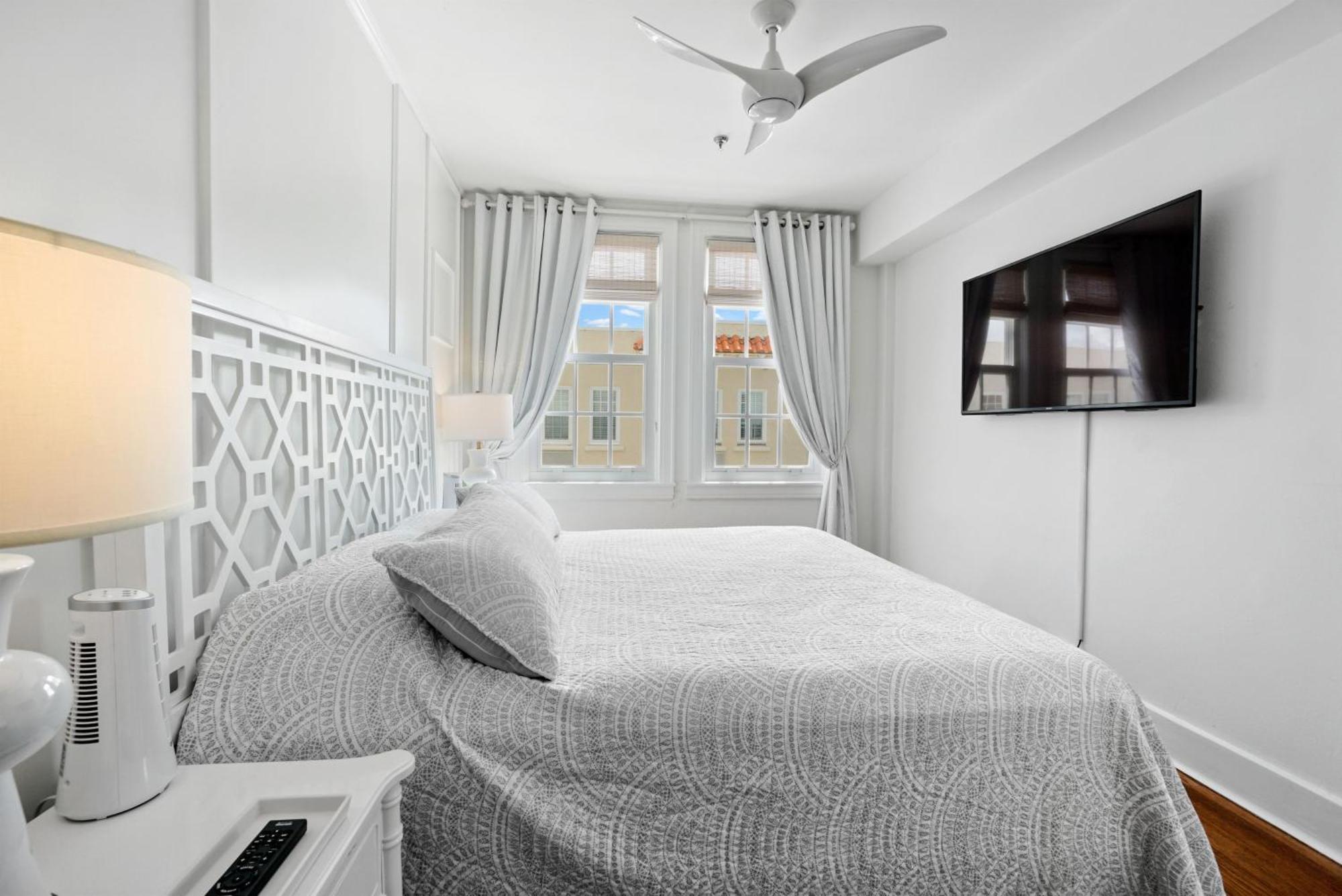 Orchid Suites - Historic Palm Beach Hotel Condominium Bagian luar foto