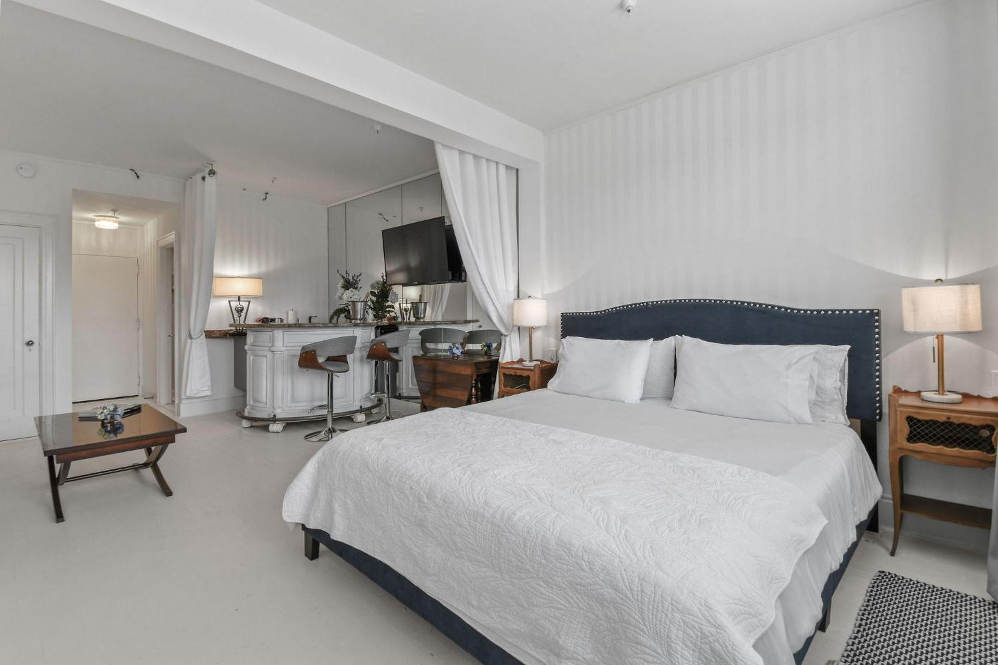 Orchid Suites - Historic Palm Beach Hotel Condominium Bagian luar foto